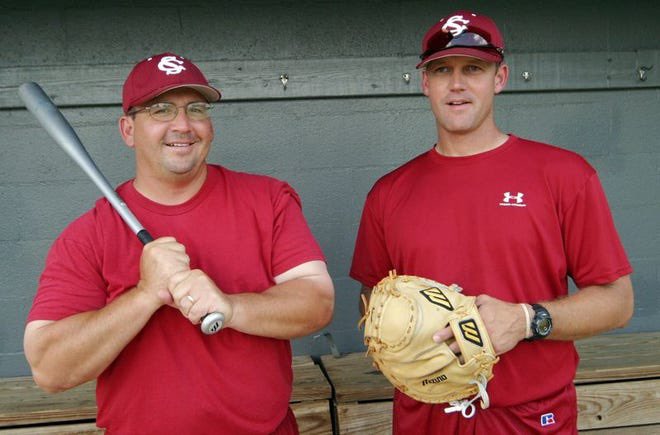 FamouslyGarnet's tweet photo. Former longtime Gamecock assistant coach Jim Toman was recently diagnosed with a brain tumor. A gofundme has been set up to help with medical expenses as Jim gets ready to fight this terrible disease. https://t.co/K0BHPwD5bW https://t.co/J5fsAXhsmD