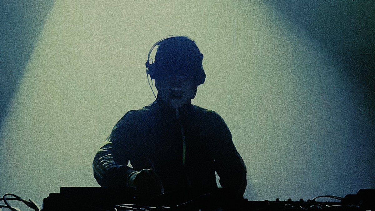 sushitheclwon's tweet image. Ecco2k London DJ set 2025
1/3