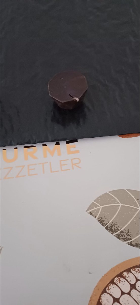taryilmazz's tweet photo. @ciceksepeti  bu nedir yaaa insan sağlığı ile oynamak bu kadar kolay mı bir de anneler günün de cikolatanın içinden kurt çıkıyor ...
@saglikbakanligi  bunlara gerekli ceza yaptırımları yaparsınız umarım https://t.co/tBW3cvrG6Q