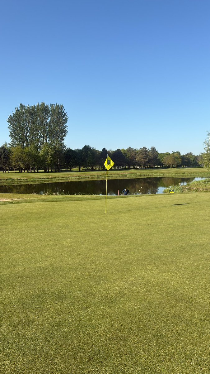RossLmufc's tweet photo. What a couple of days of Golf ⛳️ https://t.co/OjR5ye33QB