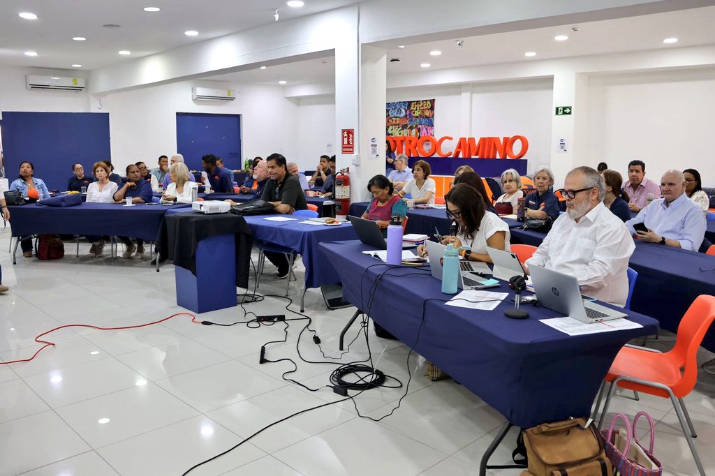 El Directorio Nacional del MOCA se encuentra reunido este sábado, en su sede principal de Vía España, con el objetivo de  tomar decisiones importantes en el marco del proceso de reorganización del partido y para analizar con detenimiento la coyuntura que actualmente vive el país.