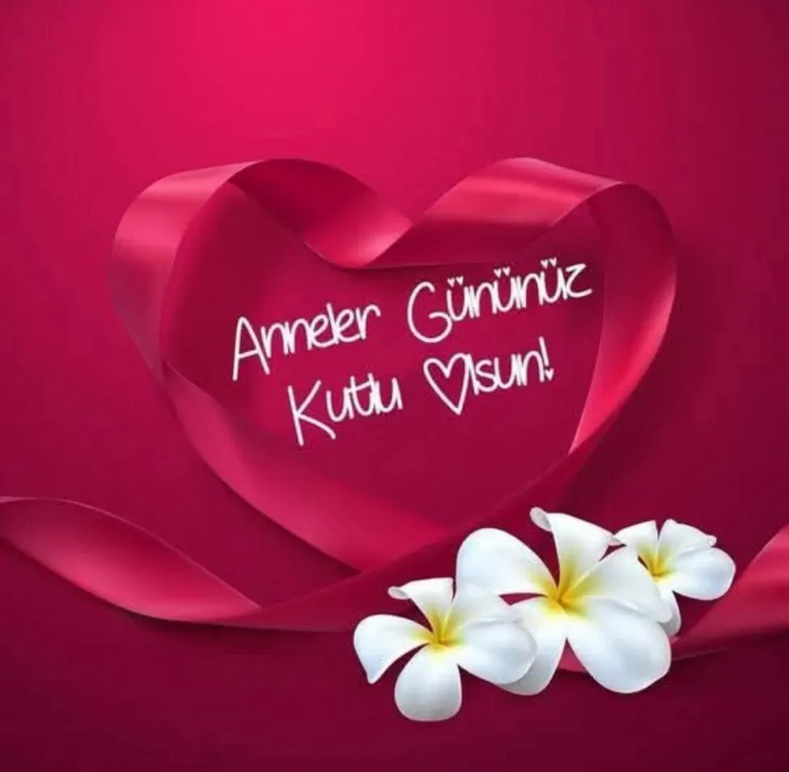 Usulca kutlayın anneler gününü
Öksüzlerin canını acıtmadan
Çocuğu olmayan kadınların, yavrusunu kaybetmiş anaların yarasına tuz basmadan
Doğurmuş, doğurmamış tüm kadınların Anneler günü kutlu olsun
Annelerimizin bir gün değil, her gün kıymetini bilmeniz dileği ile..!
#AnnelerGünü