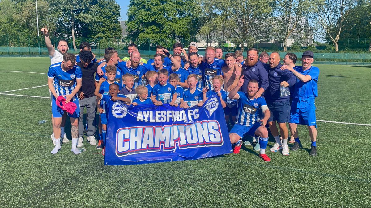 aylesford_fc's tweet photo. 🔵⚪DOUBLE CUP WINNERS 🔵⚪

ITS MASSIVE! DESPITE A SEASON OF CHALLENGES ONCE AGAIN THIS TEAM HAVE DELIVERED IN THE MOST EMPHATIC STYLE. 

SUPER PROUD OF PLAYERS / STAFF / MANAGEMENT/ COMMITTEE/ VOLUNTEERS.

THIS IS FOR ALL YOUR HARD WORK

#AylesfordFC
#Champions 
#DoubleDouble
#Dubs
#MakingWaves