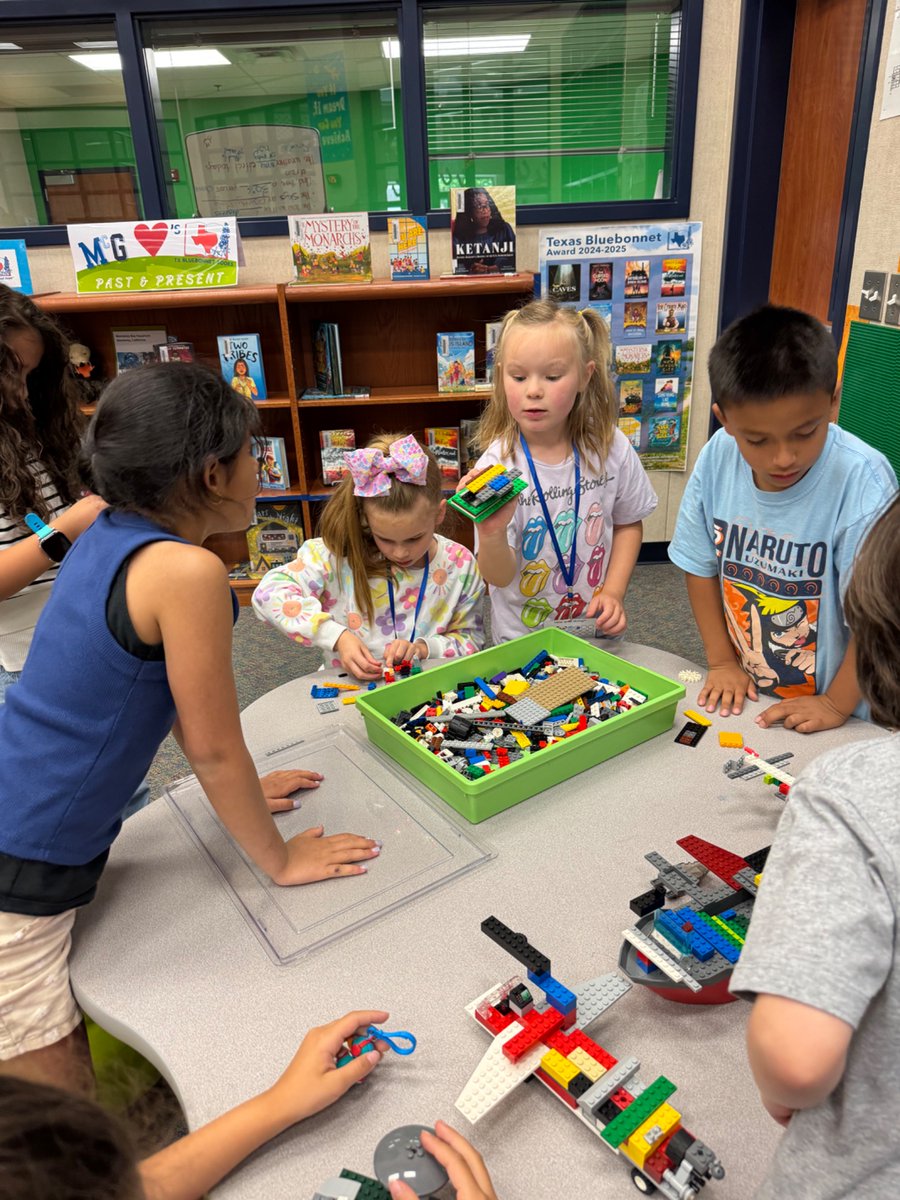 Maker-space fun in the library with some of our favorite  <a href="/HaileyHedgehogs/">Betsy Hailey 🦔</a>!