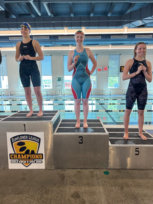 Jocelyn Wilson finished 3rd in the 100 freestyle!