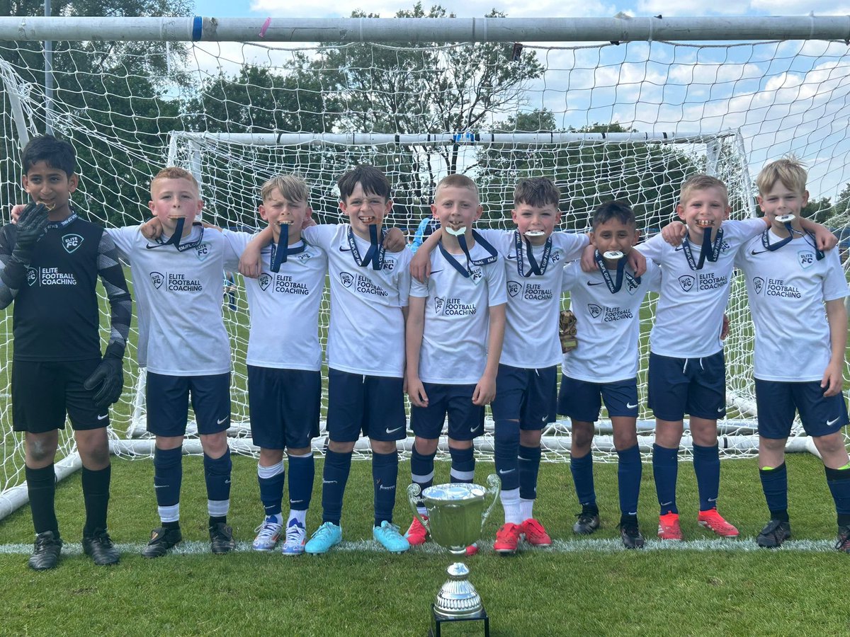 ⚪️🔵 𝗨𝗡𝗗𝗘𝗥 𝟵 𝗖𝗛𝗔𝗠𝗣𝗜𝗢𝗡𝗦 🏆

Huge well done to our under 9 Blacks team who put on a fantastic performance today the win the <a href="/EMJFL/">EMJFL</a> Premier Division Cup 🏆

What a season it’s been for these boys 👊

#EliteFC #Champions #EMJFL