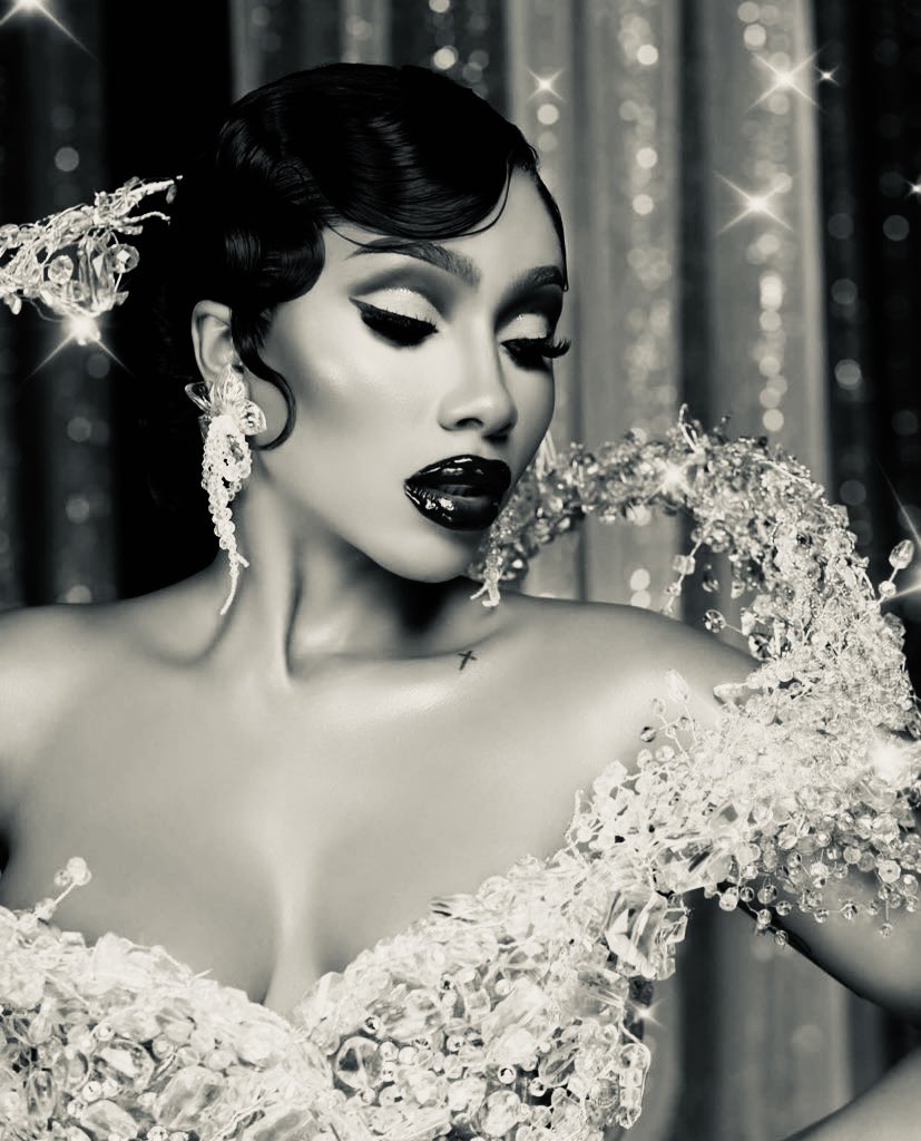 sexyweffizzy's tweet image. Damn it can only be the one and only Mercy Eke.
#AMVCA11  🥰🔥😍
 #MercyEke 
#MercyEkeᗢ
#MercyEkeMercenariesᗢ