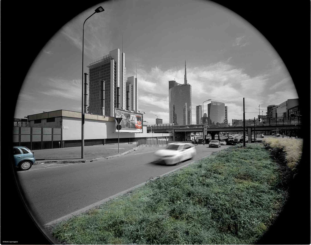 #AlbertoLagomaggiore
Stazione Garibaldi, La Città immaginata (2015)
Dal 17 maggio all’8 giugno giugno a #VillaGhirlanda a Cinisello Balsamo (MI) la mostra a #Ingressogratuito "Alberto Lagomaggiore Fotografie di #Architettura 1994-2024"