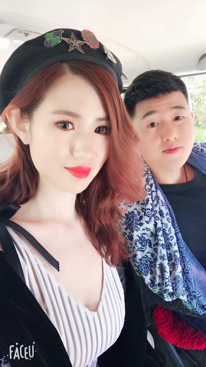 Rose98981122's tweet photo. 和老公的合照但是真的想背着他出去被操或者他和其他男人一起操我 又不敢说 只能来推找刺激 https://t.co/2cePQ7VbVY