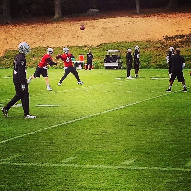 Anthony Wootton ✍️ (@arwootton) on Twitter photo Derek Carr has called time on a solid career, which began back in 2014. Just 4 weeks into his rookie year the <a href="/Raiders/">Las Vegas Raiders</a> came to London to take on the Dolphins at <a href="/wembleystadium/">Wembley Stadium</a> 🏟️
Carr threw the game’s opening TD, a 3yd pass to TE, Brian Leonhardt 🏈
Here he was at practice 🇬🇧 Derek Carr has called time on a solid career, which began back in 2014. Just 4 weeks into his rookie year the <a href="/Raiders/">Las Vegas Raiders</a> came to London to take on the Dolphins at <a href="/wembleystadium/">Wembley Stadium</a> 🏟️
Carr threw the game’s opening TD, a 3yd pass to TE, Brian Leonhardt 🏈
Here he was at practice 🇬🇧