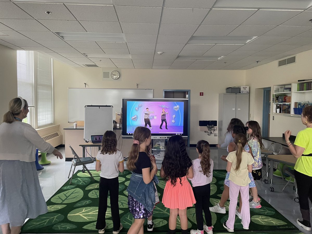 Nothing like a Donut Disco Dance party to start your Friday off right! #PTAraffle #CosCobSchool