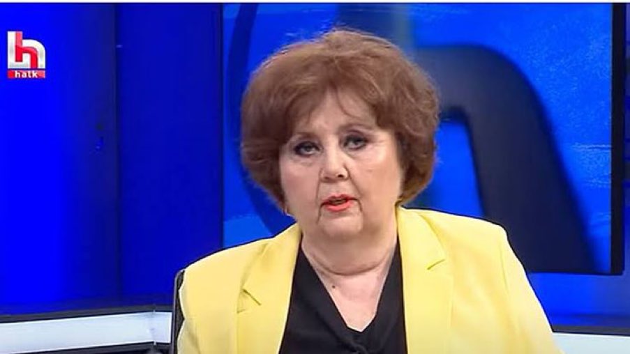 PKK’nın silah bırakmasına itiraz edenleri “Erdoğan’la bilek güreşi yapan PKK gibi CHP’nin de bir silahlı gücü olmalıdır.” sözleriyle değerlendirin.

Asker diktası bitti. 
Umutları PKK oldu. 
PKK bitti şimdi umutları İsrail.
Yarın İsrail biter Hindistan olur.

Bu, akla karanın