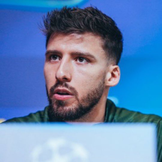 Futball_Experts's tweet image. &quot;It&apos;s sad that Southampton waste time the way they do and they just want to stop the game and make it as slow as possible because then the grass that is dry and all those things that makes the game slower and slower…”

➖ 🇵🇹 Ruben Dias 

#SOUMCI