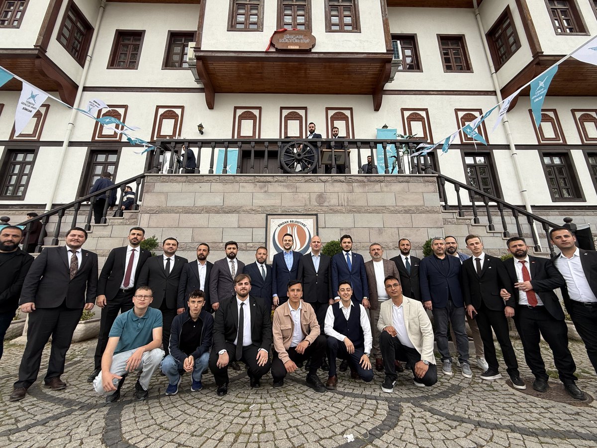 Sincan İlçe Başkanımız Sn. <a href="/Mstafa_Ozcan/">Mustafa ÖZCAN</a> ve Belediye Başkanımız Sn. <a href="/MuratErcan0606/">Murat Ercan</a> ile Türkiye Gençlik Vakfı (TÜGVA) Ankara İl Temsilciliği’nin düzenlediği program vesilesiyle, millî ve manevi değerlerimize sahip çıkan ve büyük Türkiye’nin inşası için çalışan kıymetli