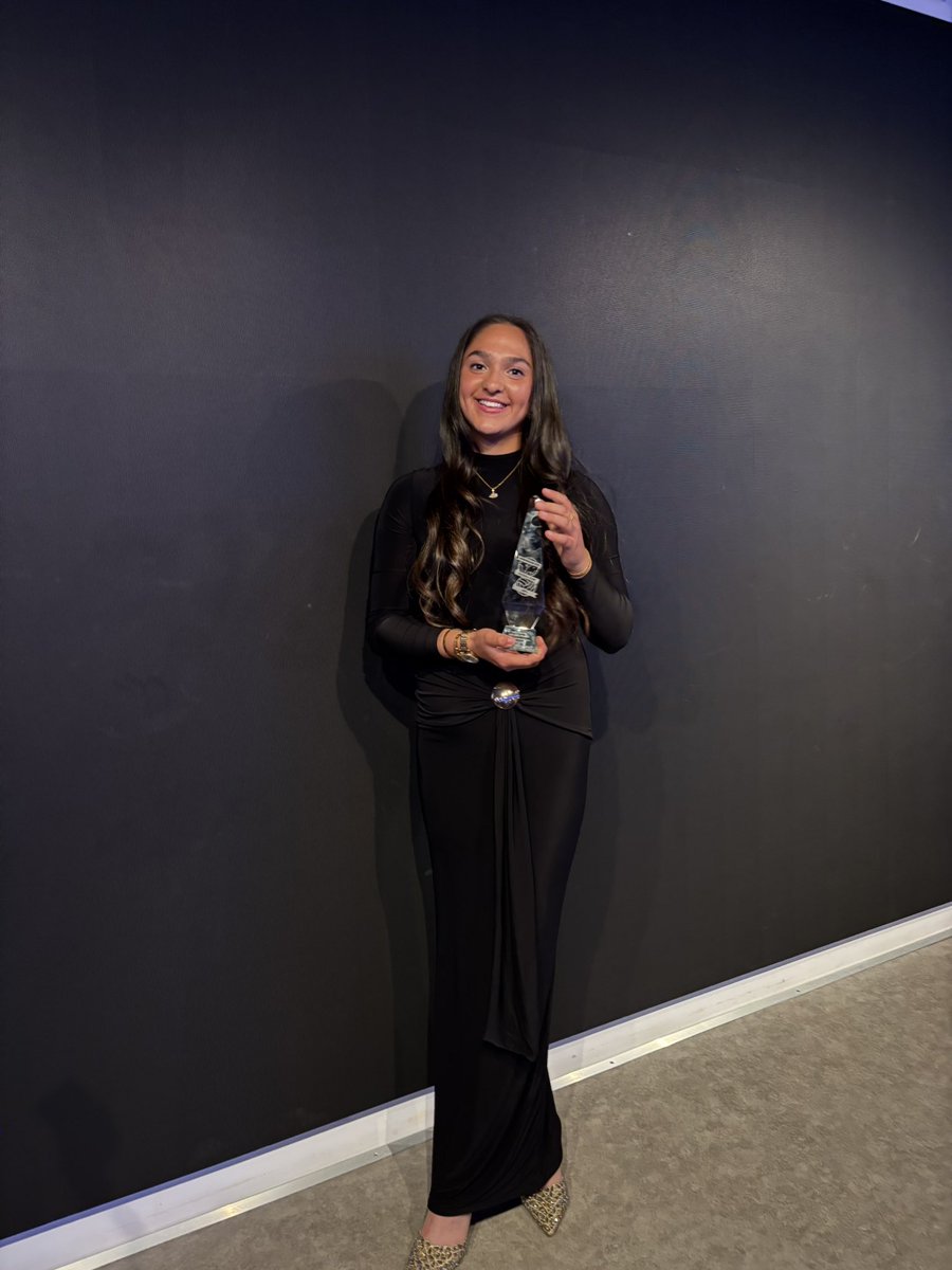 LaylaBanaras's tweet image. ✨PRESENTATION NIGHT✨
Honored o have won players players, had the the best season with the best teammates 🫶