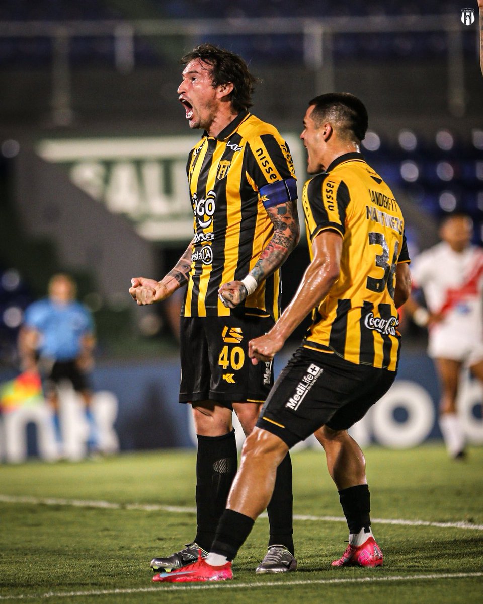#JuegaElPrimerGrande 🖤💛⚔️

Nos vemos desde las 17:00 en el Arsenio Erico. #Guarani y un partido trascendental ante Cerro en busca de seguir en la pelea por el campeonato.

VAMOS LEGENDARIO PONGA HUEVO QUE GANAMOS 👊🏼👊🏼