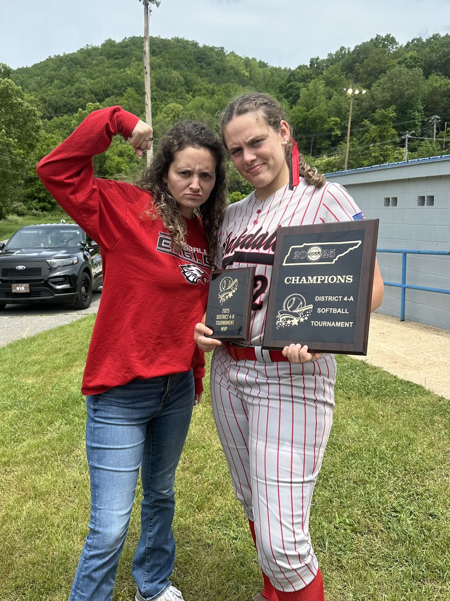 District 4A Tournament MVP - Rhylan
District 4A Player of the Year - Rhylan 
And your District 4A Champions - LADY EAGLES 
♥️🦅🅾️