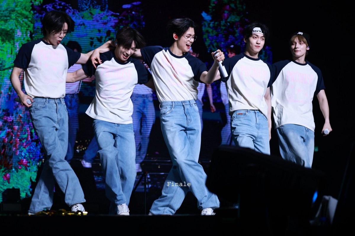 Just 5 best friends living their dreams together