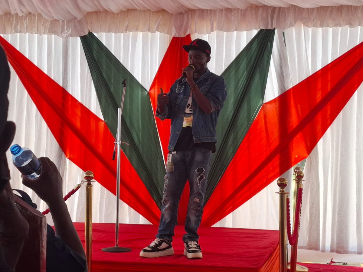 1/6 Over 200 graduating filmmakers in Siaya were urged to seize emerging opportunities &amp; shape Africa’s future during a forum where CEO <a href="/moriasiarabu/">Josiah Arabu Moriasi</a> message was delivered by Communications Manager <a href="/bensonmuthendi/">Benson Muthendi OGW</a>. He highlighted film’s power to drive social &amp; economic change