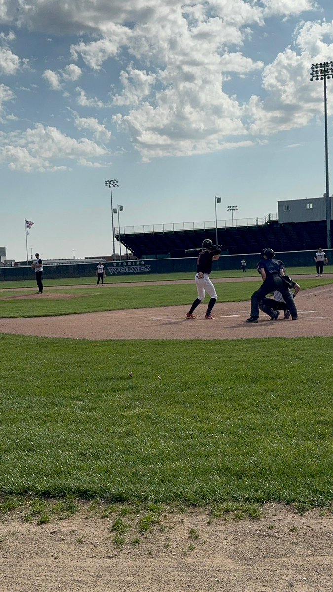 cedar_athletics's tweet photo. Varsity Baseball beats Wyoming 13-4!
#goredhawks #gocedar https://t.co/bTuyMQ1DxE