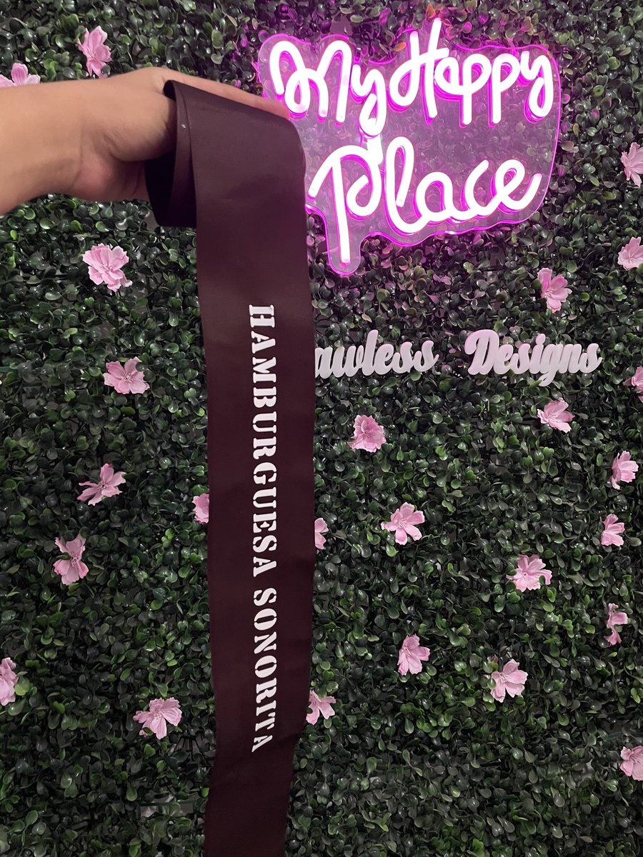 🎀🎉Listón personalizado ✨

🥳La emoción de emprender un nuevo proyecto, la felicidad de cortar el listo, inicio de muchos sueños.