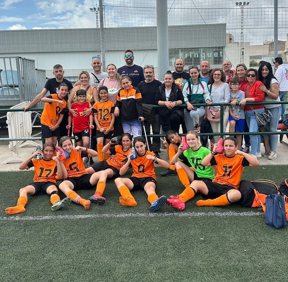 Alevin femenino 4 - 1 CF Nules
Partidazo de nuestras chicas para llevarnos los tres puntos.
⚽️ Sol
⚽️ Martina
⚽️ Edurne
⚽️ Miren