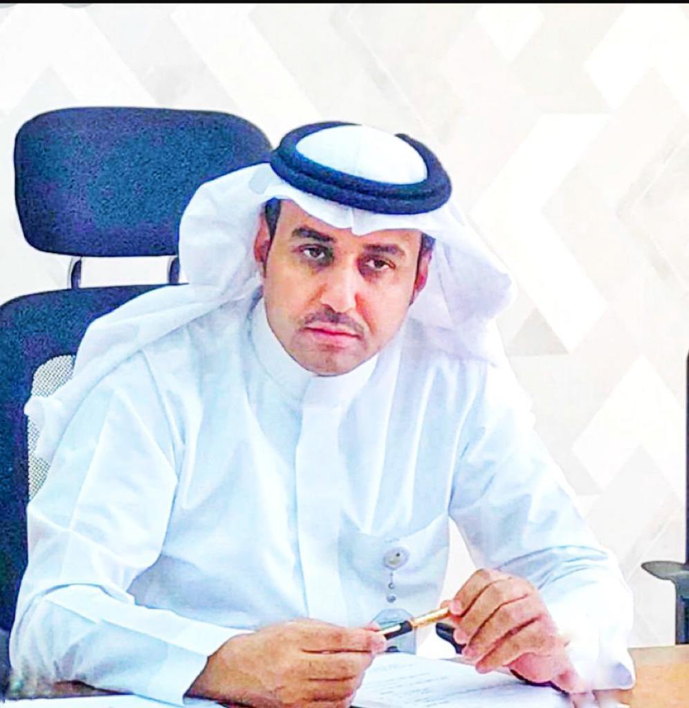 نهنئ ونبارك لسعادة الأستاذ/ فريح بن محمد العيّاد، مدير #فرع_وزارة_الموارد_البشرية_والتنمية_الاجتماعية بمنطقة #حائل
ثقة مجلس الوزراء بترقيته مديراً عاماً في المرتبة الرابعة عشرة بالوزارة.

سائلين الله له التوفيق والسداد.