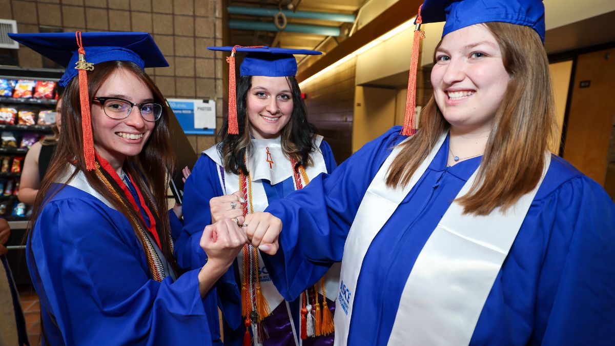Yesterday evening, LTU's engineering grads took part in the university's annual Order of the Engineer induction ceremony, taking a solemn oath to practice integrity, fair dealing, tolerance, respect, and honesty in all they do as professional engineers. 💙🤍 #WeAreLTU