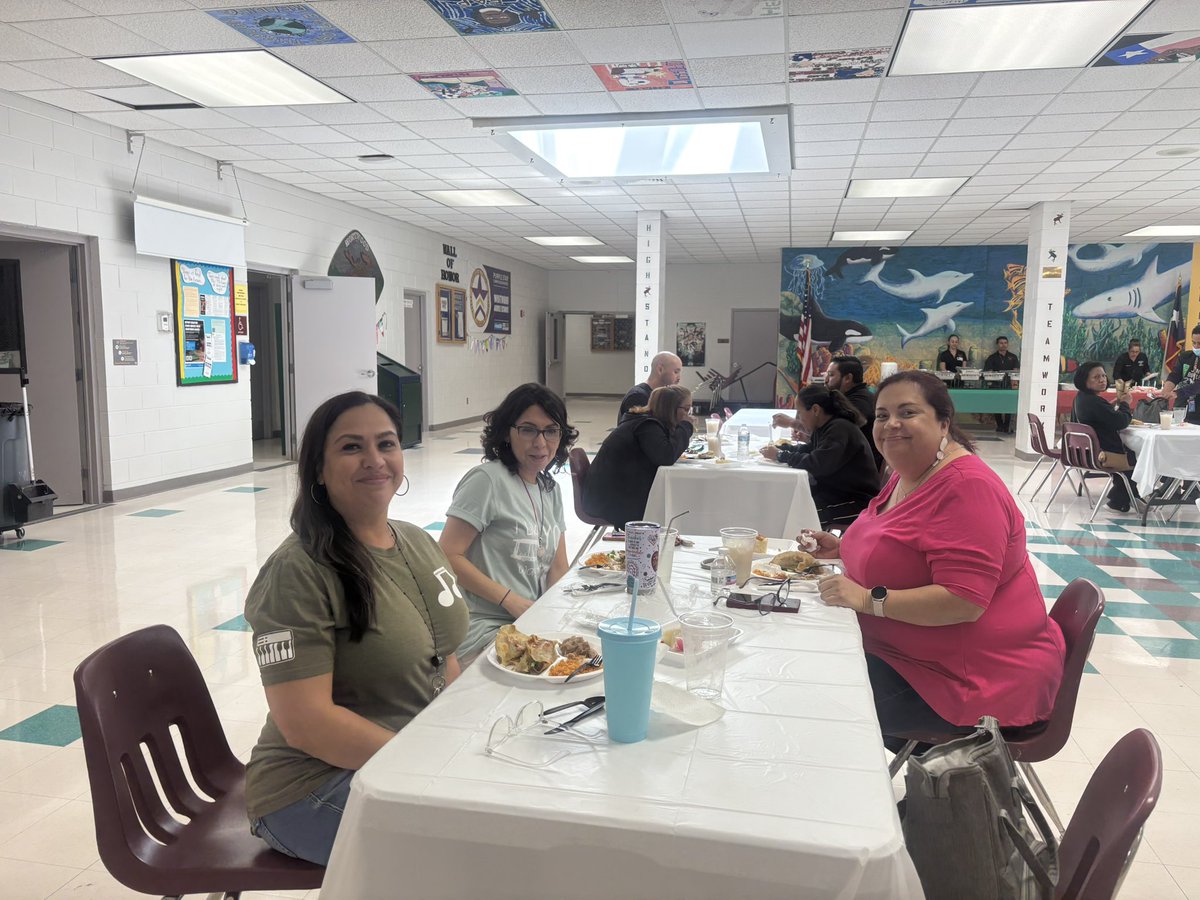 Desiree Theriot Nava (@dnava_mms) on Twitter photo Teachers enjoying Tacos 🌮 for Teacher Appreciation. Thank you Yearbook and Administration for our delicious Aguas and cake! 🎂 <a href="/Montwood_MS/">Dr. Melissa (Martinez) Saenz</a> <a href="/lsando04_MMS/">Lorena Sandoval</a> <a href="/paulinahdz_MMS/">Paulina Hernandez</a> Teachers enjoying Tacos 🌮 for Teacher Appreciation. Thank you Yearbook and Administration for our delicious Aguas and cake! 🎂 <a href="/Montwood_MS/">Dr. Melissa (Martinez) Saenz</a> <a href="/lsando04_MMS/">Lorena Sandoval</a> <a href="/paulinahdz_MMS/">Paulina Hernandez</a>