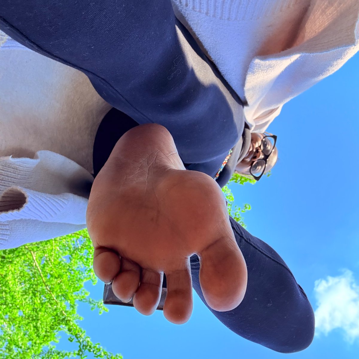 Bittybubblesxx's tweet photo. Heyy 😘

#perfecttoes #ebonytoes #prettytoesonly #ebonyfeet #prettytoes #pedicure #perfectsoles #ebonysoles https://t.co/spfMJ0Mxbc