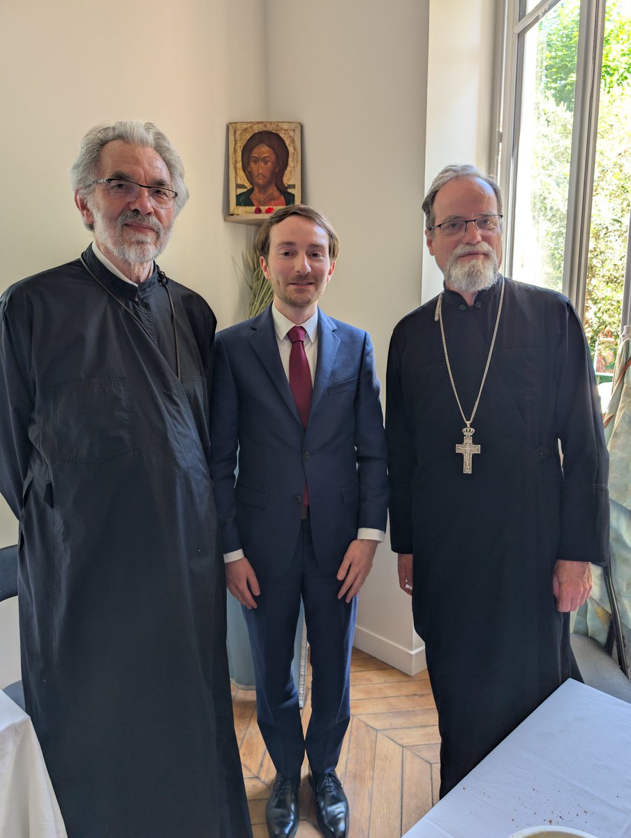 ✒️ Heureux d'avoir revu ce samedi le père Renaud Presty, archiprêtre orthodoxe à la paroisse Saint-Séraphin-de-Sarov à Paris, et le père Nicolas Cernokrak, théologien orthodoxe et ancien doyen de l'Institut de théologie orthodoxe Saint-Serge, qui ont lancé une nouvelle traduction