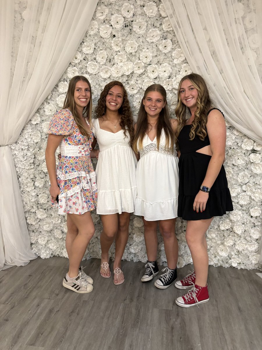 Thank you Crest softball for all the memories! 
Captain, 3 years
1st team Western Conference, 4 years
School records: season batting average, career RBI’s, season RBI’s (tied), career triples…#10✌️
Next up 🦅💙 <a href="/GSAthletics_SB/">Georgia Southern Softball</a> !