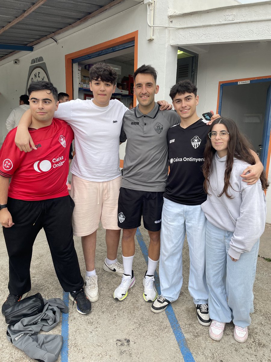 Josemaslife's tweet photo. @ontinyent1931cf Gracias por hacernos saber que el Ontinyent es lo más grande que hay pase lo que pase https://t.co/JGckdcIJhk
