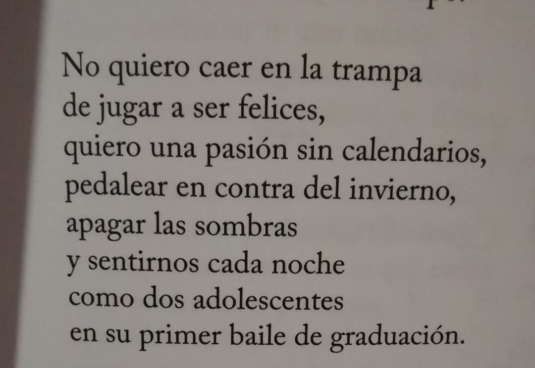 CrAccionpoetica's tweet photo. Quiero una pasión sin calendarios
_
@diegoojeda85
#DiegoOjeda
A pesar de los aviones https://t.co/BjEeefumj4