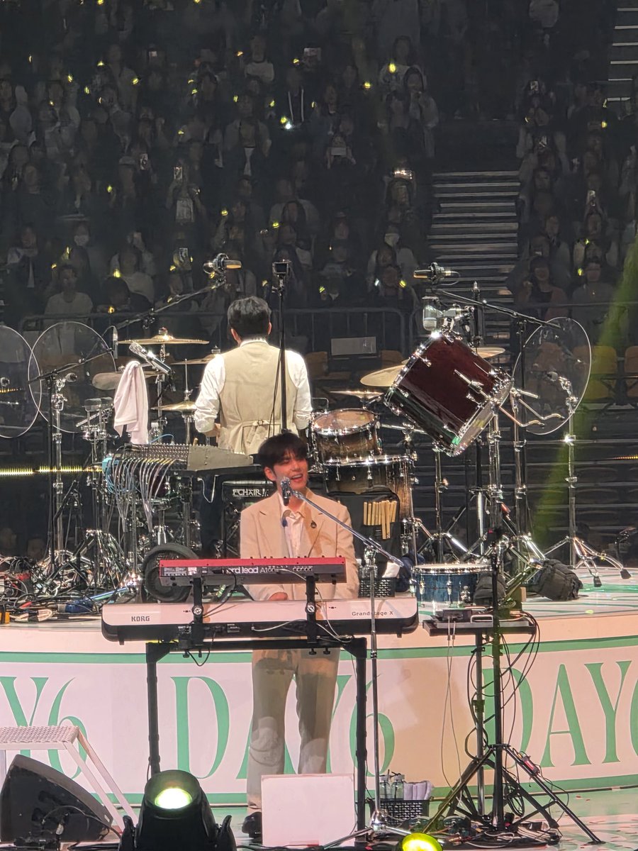 nightsky_dang's tweet photo. 오늘 스키즈 행님들 공연 다녀왔다.
신나고, 즐겁게, 잘 놀았다👋
#Day6 #DAY6_3RD_WORLDTOUR #finalinseoul #성진 #영케이 #원필 #도운 https://t.co/hLo9tIgtmD