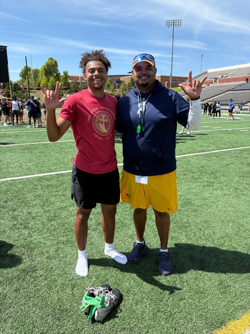 TaytenDuncan's tweet image. #AGTG after an awesome camp experience, and conversation with @Coach_TPearson I am blessed to say I have received an offer from @ucobronchofb
@RecruitMustang @1BroncoFootball @Coach_Swanson1 @TheCoachStrick @TheShaqMiller @D2RTraining @Waleed_Gaines @CoachDeas @CoachLeeBlank…