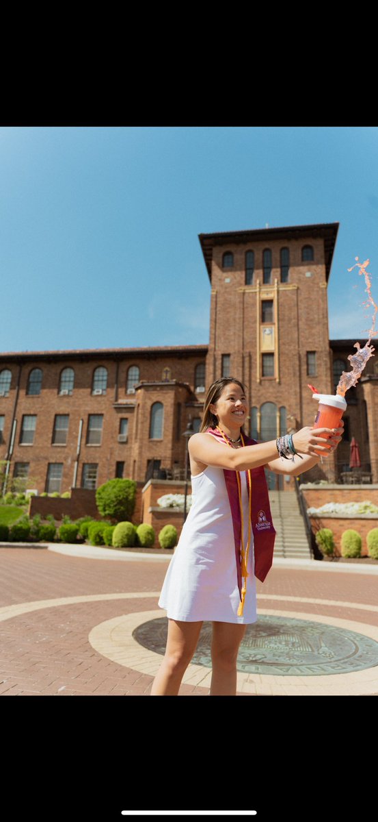 BlueFierceGamin's tweet photo. Today I am excited to announce I am graduating college! It’s been an amazing experience!

Thanks @GFuelEnergy for always fueling me through ice hockey and late night study sessions 🩵🩵

CODE BLUEFIERCE FOR GRADUATION! https://t.co/tI5VOqW3m3