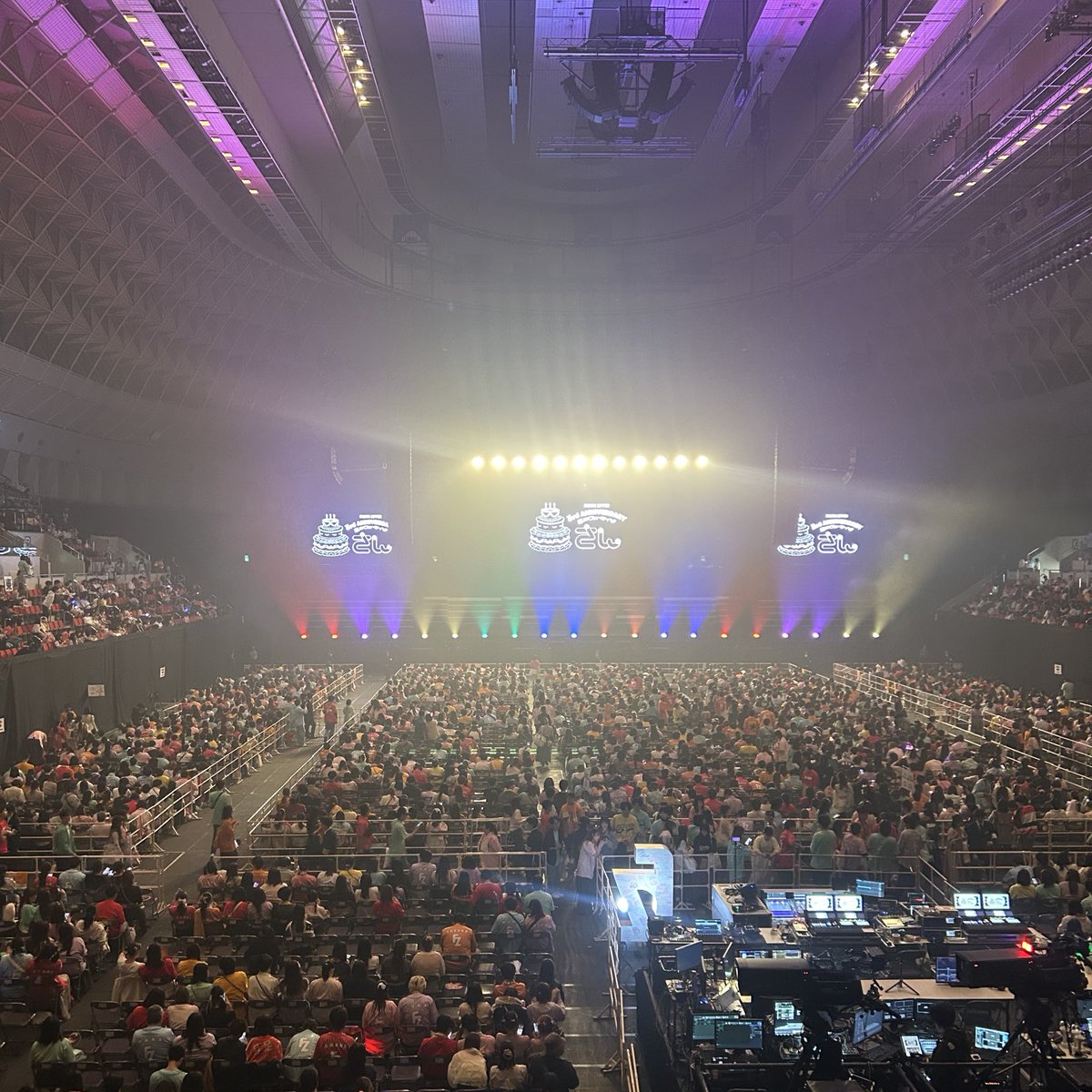 5月10日 神戸ワールド記念ホール

アリーナでふるっぱーを見れるなんて夢にも思わんかった。
全部の演出曲順に感動したし圧巻された。
明日も見れるなんて楽しみすぎる。
るなぴほんとーに良かったよお疲れ様！
明日も頑張ってね！

#超めでたいふるっぱーさん周年
 #仲川瑠夏  #ふるっぱー