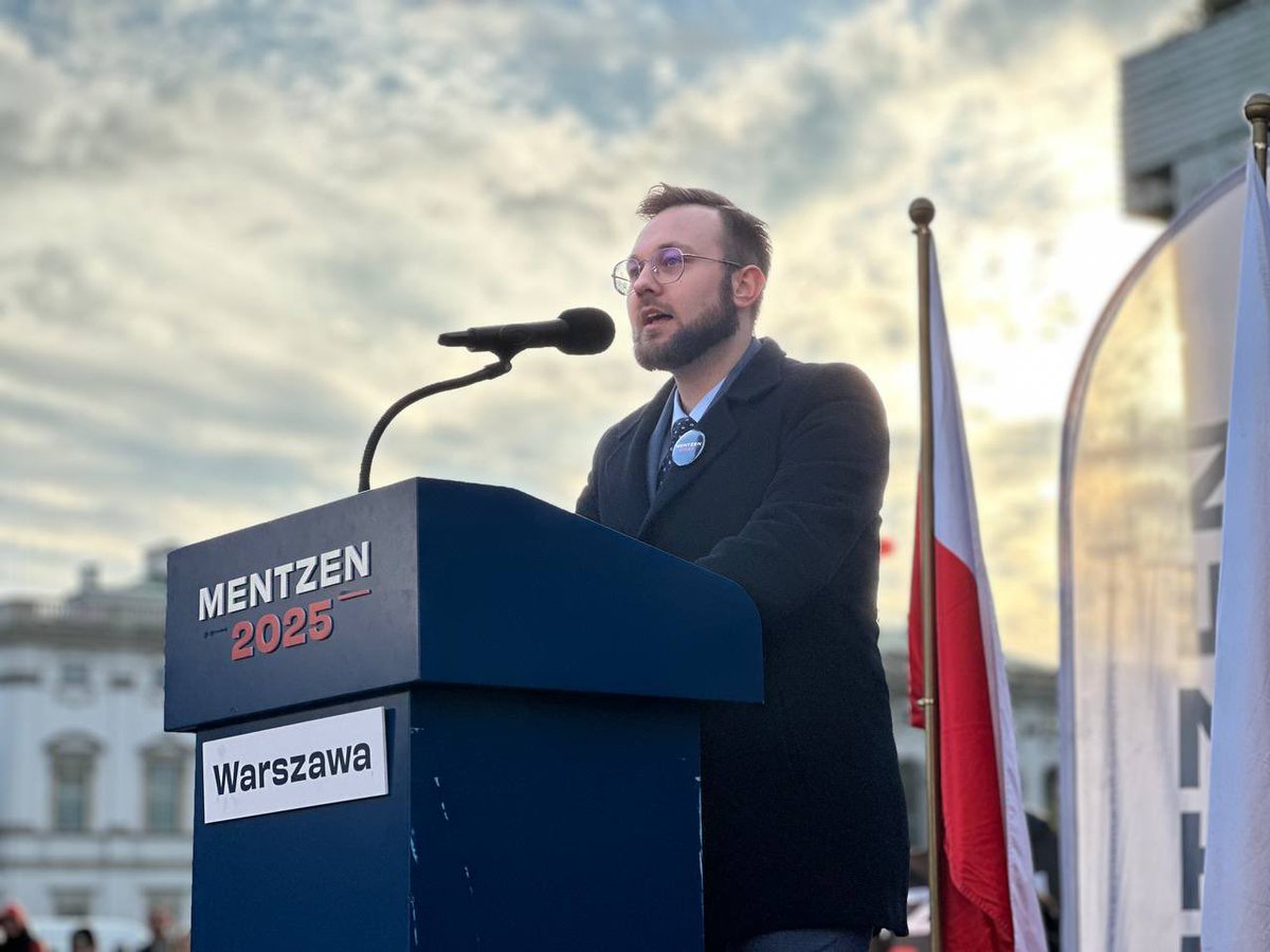 Dziś miałem zaszczyt przemawiać na wiecu <a href="/SlawomirMentzen/">Sławomir Mentzen</a> w Warszawie. Mówiłem o tragedii na UW – o bezbronności, która nas zabija. Polska musi być silna. Czas przywrócić ludziom prawo do obrony! 
#Mentzen2025