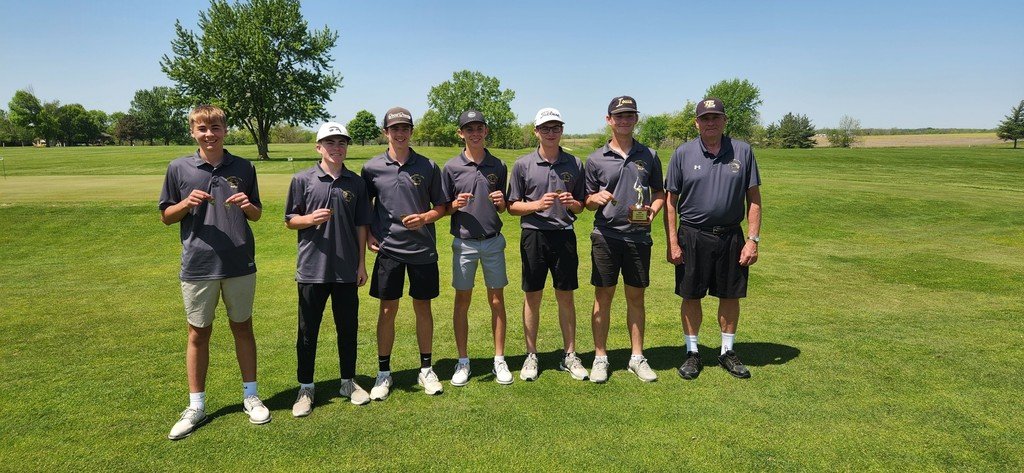 History made! ⛳️🏆
Congratulations to our boys golf team for winning the Central Lee Invitational with a team score of 292—breaking the previous school record of 300 set back in 1997!

Proud of our golfers for this milestone achievement. Way to represent, Hawks! 🦅🔥