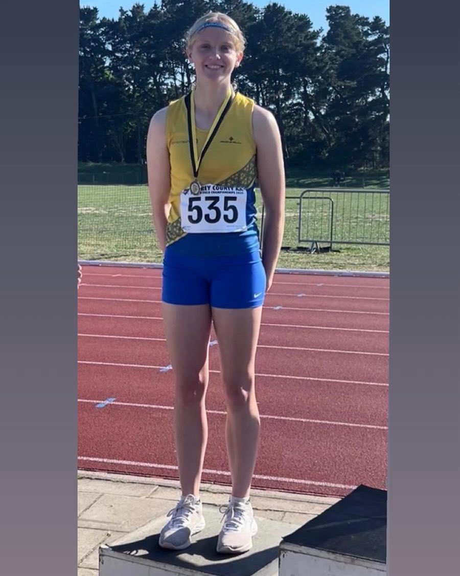 Super proud of my daughter Holly today! Amazing performance at the Surrey County championships today taking silver medal in the U17 300m race!  
❤️🥈