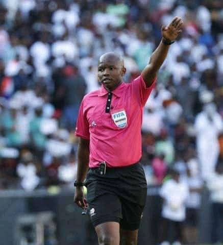Constitution_94's tweet image. Masixole Bambiso is a fraud of a referee

He must never ever be allowed to officiate a single match in the PSL

Fifa must strip that Fifa badge away from him.

Doti🚮🚮

#SowetoDerby #OrlandoPirates #NedbankCup2025 #NedbankCup #NedbankCupFinal #NedbankCupFinal2025