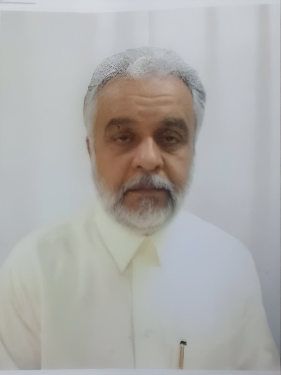 ثريد | في الأيام الأولى من عام 2014، بدأ كابوسي… وانتهى بمقتل والدي تحت التعذيب في سجون الأسد.
رجل لم يحمل سلاحًا، لم يهتف، لم يكتب منشورًا… ومع ذلك، قُتل كأن روحه لا تساوي شيئًا.

يتبع…