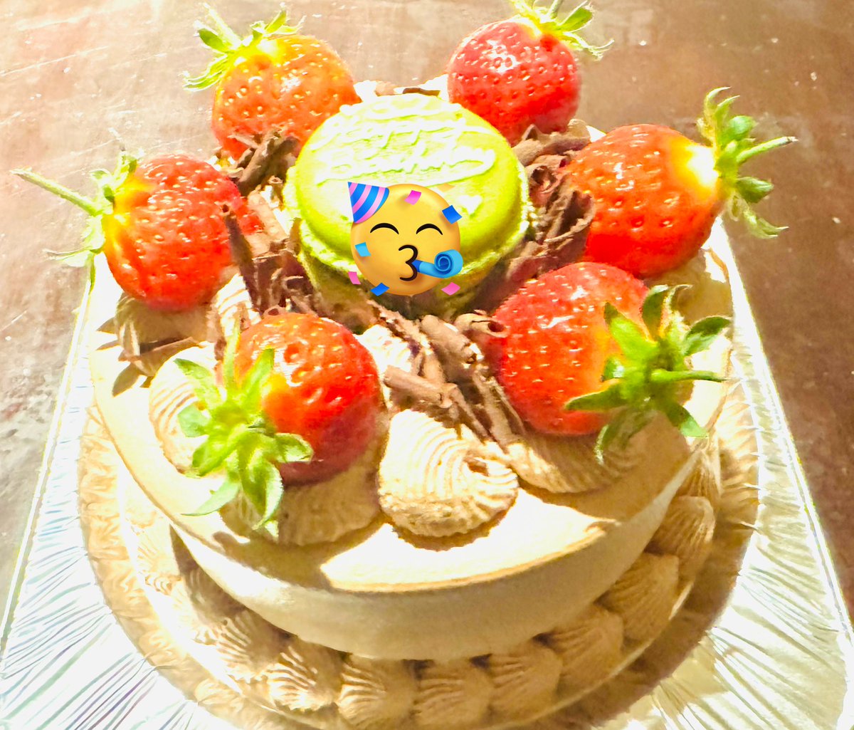 ☕ineffect cafe☕*°

ご来店ありがとうございました🌟
ピザハラMV公開記念ピザパーティーを開催🍕🥳
G.O.Dのケーキでお客様のお誕生日をお祝いしました🎂🎉

贈り物もありがとうございます😌✨
#ineffectcafe