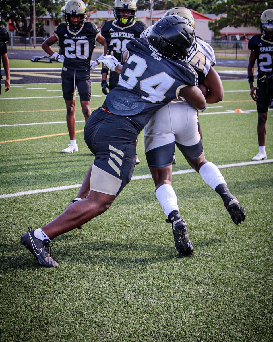Bagszn_0's tweet image. #JuniorSznLoading💫✝️ #AGTG @Lakewoodhsfb