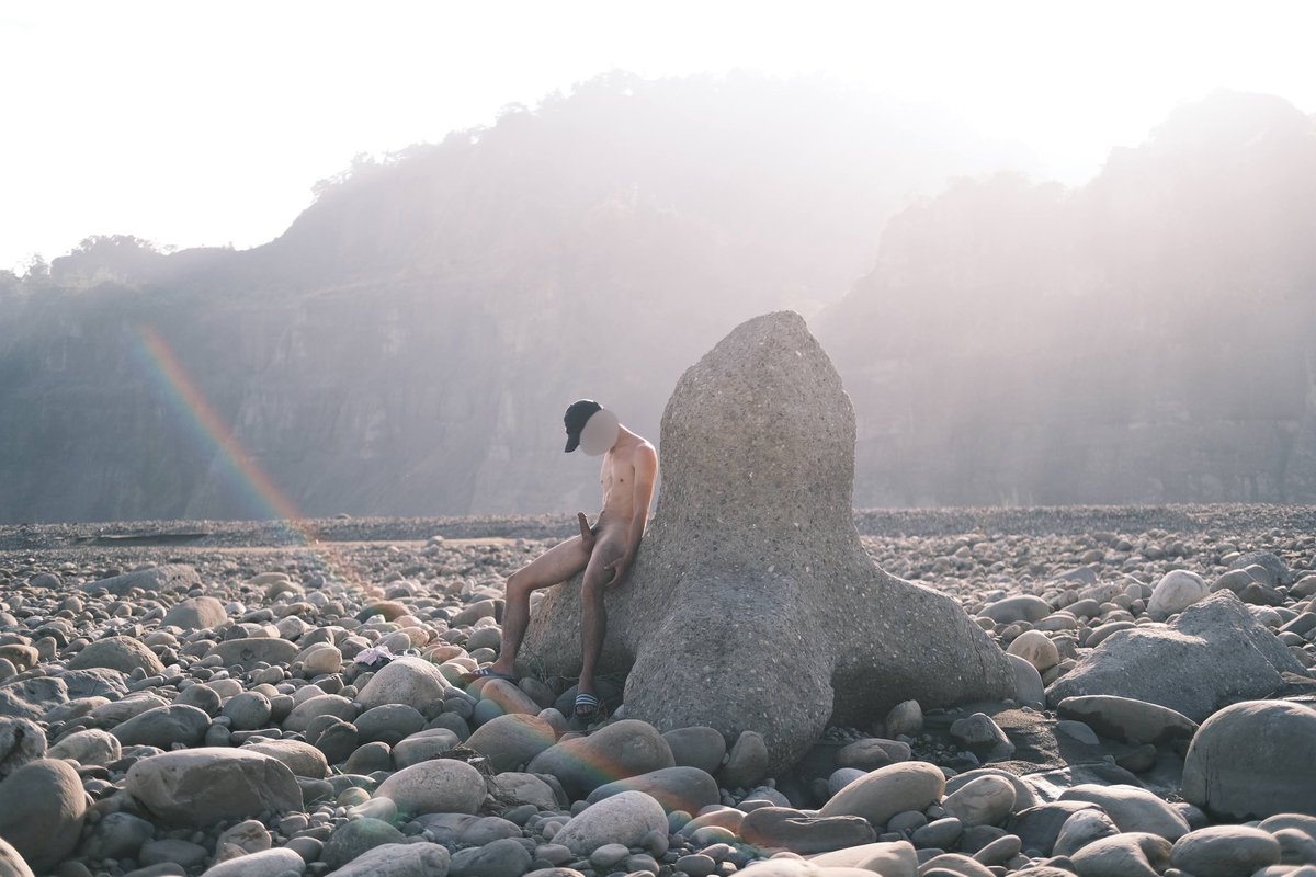 跟大家介紹中部特產
好喜歡這張的耀光
20241116
#野裸