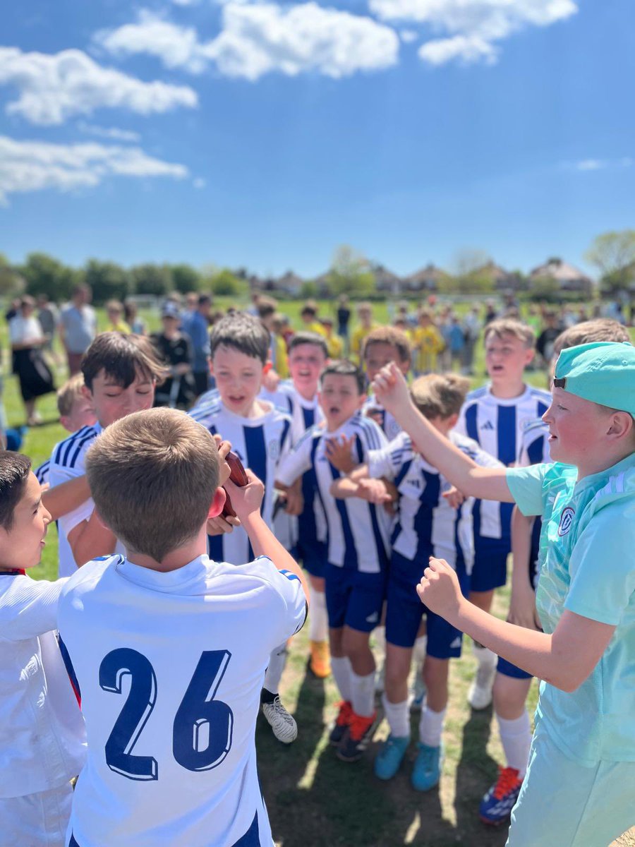 MetrogasFCU12Blue tweet media