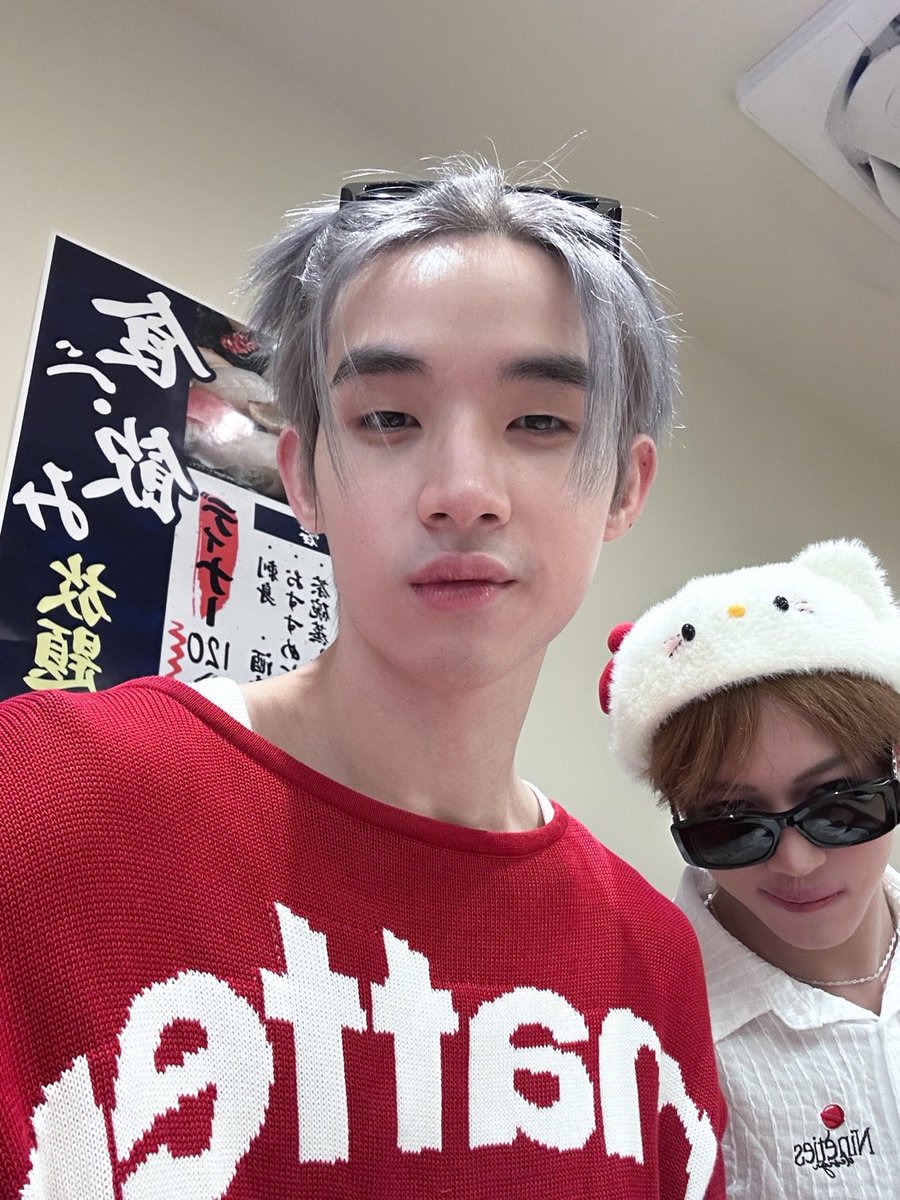 hongshihourly's tweet photo. https://t.co/jIbdVdZF4F