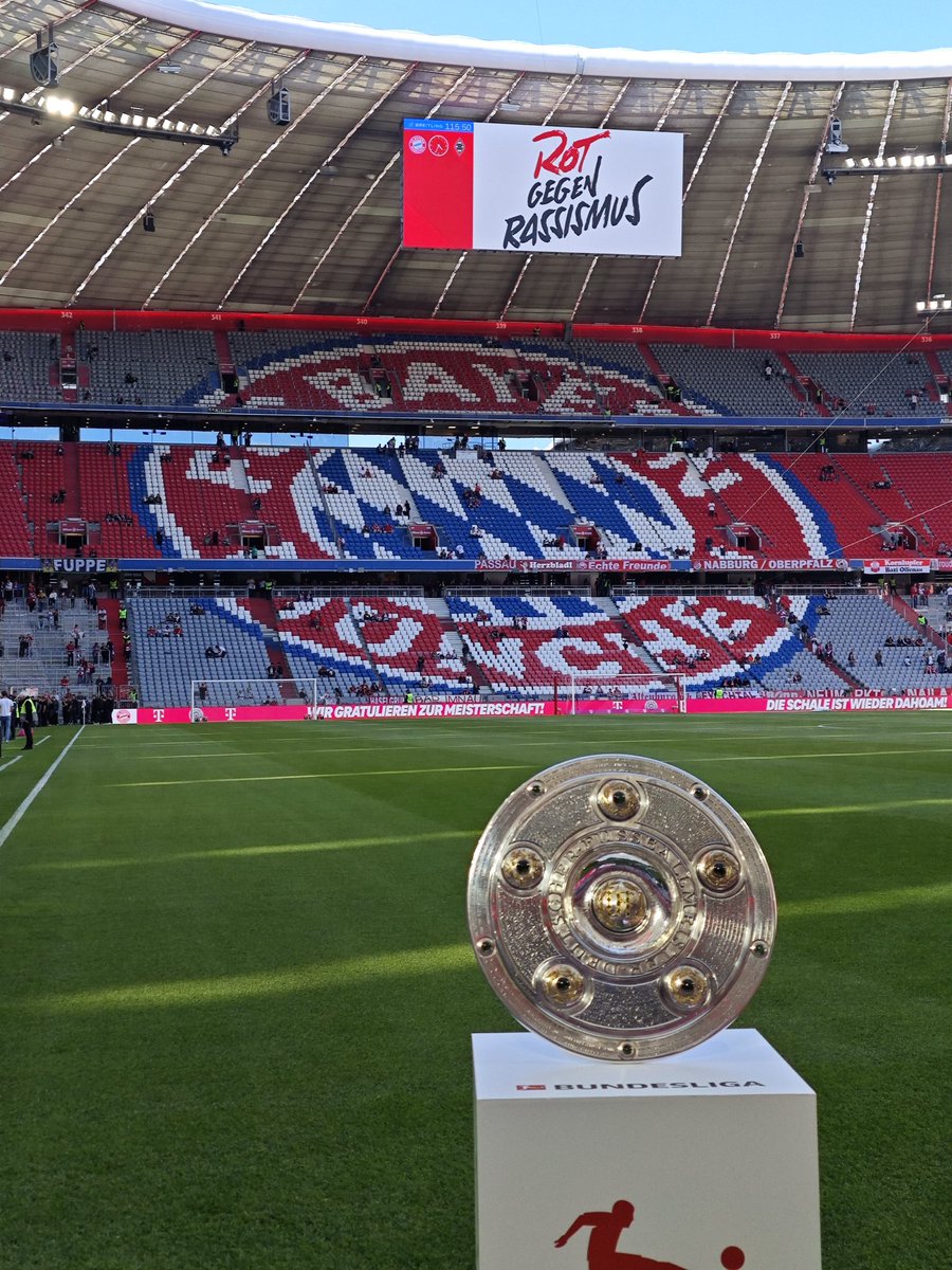 So eine Ehrenaktion von dem Medienguy das Handy zu nehmen🥹