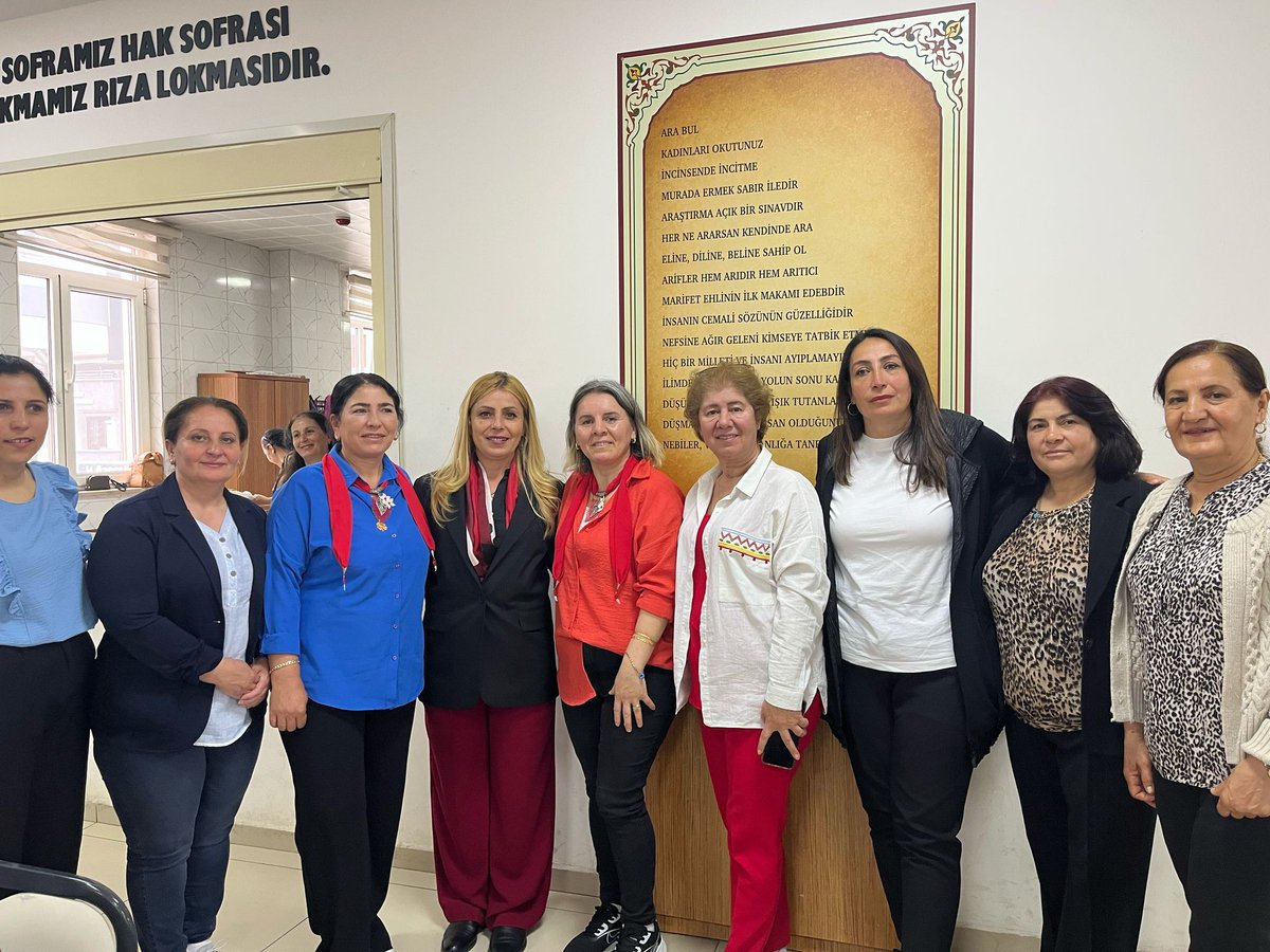 Derneğimizin kurucusu ve yönetim kurulu üyemiz Müşika Vatankulu  Kavakpınar Cemevi Kadın Kollarının anneler günü vesilesiyle düzenlemiş olduğu kahvaltı etkinliğine katılım sağladı.
 Nazik davetleri için Cemevi Kadın Kolları Başkanı Ziynet Aslan ve yönetimine teşekkür ederiz.